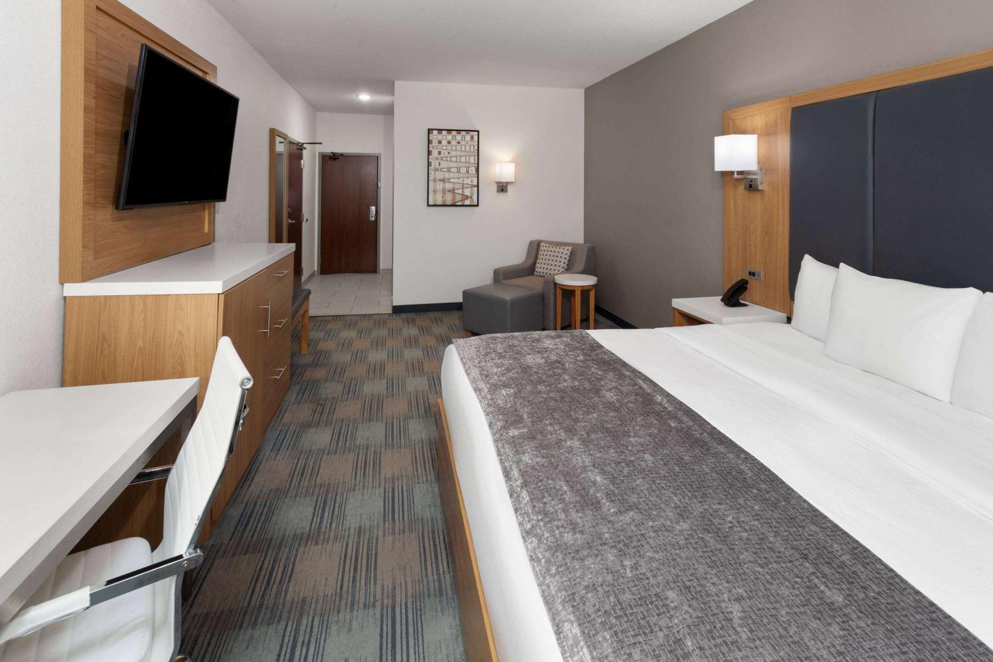 Best Western Plus Coralville Hotel Exterior foto