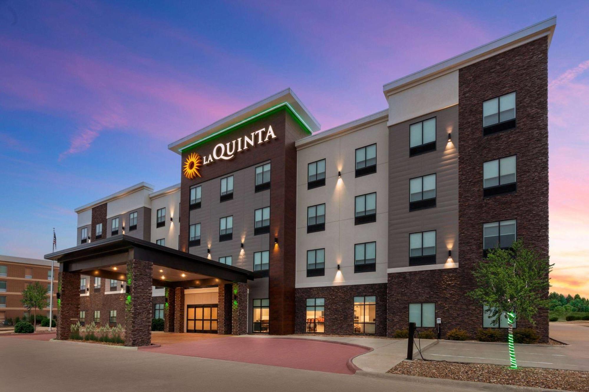 Best Western Plus Coralville Hotel Exterior foto