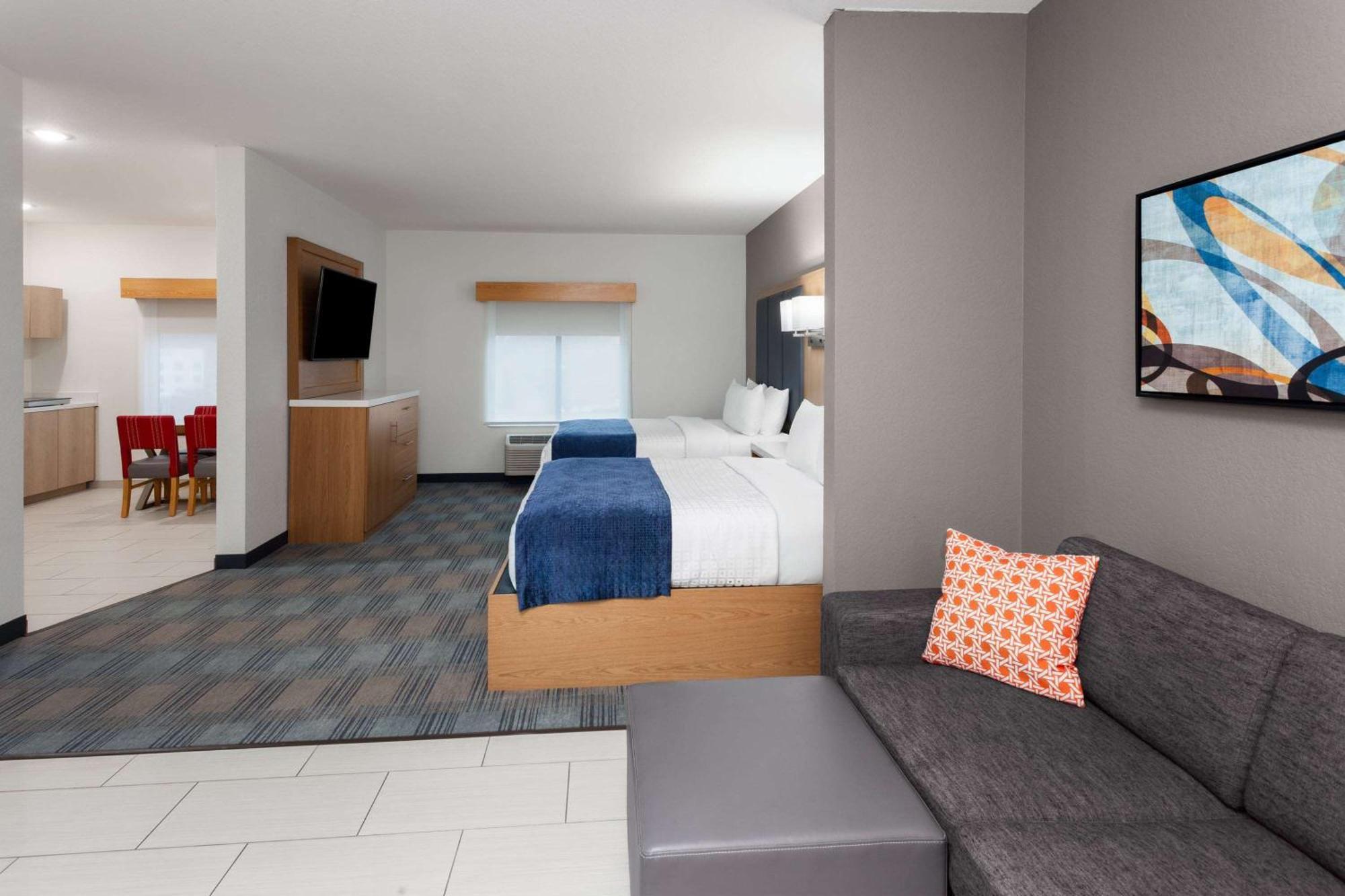 Best Western Plus Coralville Hotel Exterior foto